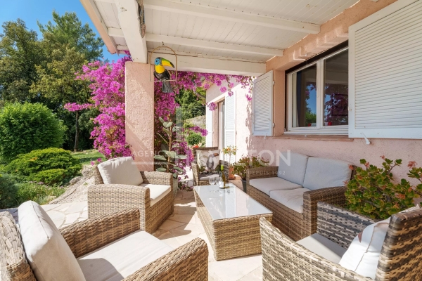 Luxury House for sale in Grasse, 890 000 €, Photo 1