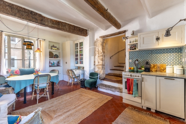 Luxury House for sale in Bonnieux, 295 000 €, Photo 1