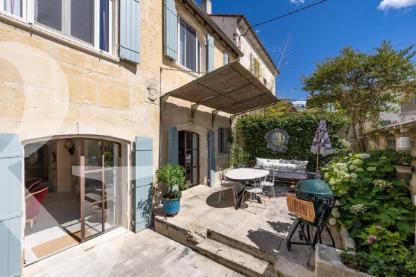 Maison de luxe à vendre à Fontvieille, 825 000 €, Photo 1