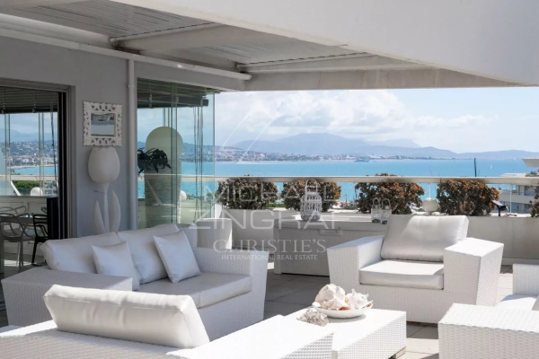 Luxury Apartment for sale in Villeneuve-Loubet, 750 000 €, Photo 1