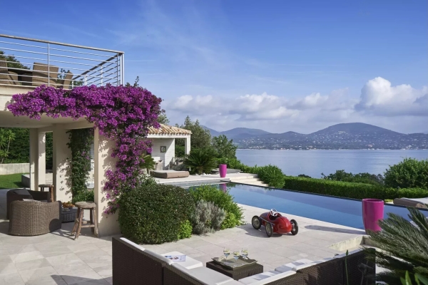 Maison de luxe à louer à Gassin, 34 000 €, Photo 1