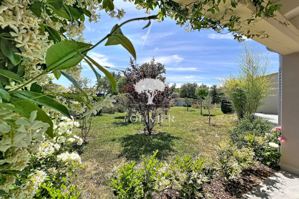 Luxury House for sale in Saint Saturnin les Apt, 530 000 €, Photo 1