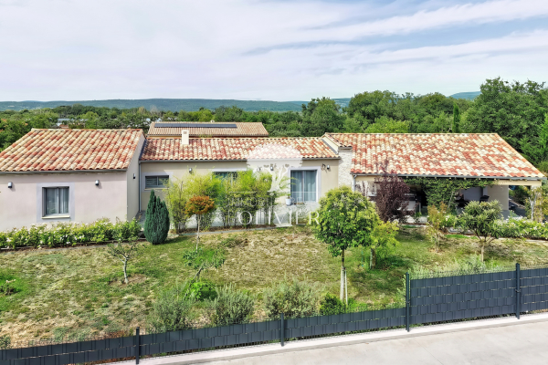 Maison de luxe à vendre à Saint Saturnin les Apt, 530 000 €, Photo 1