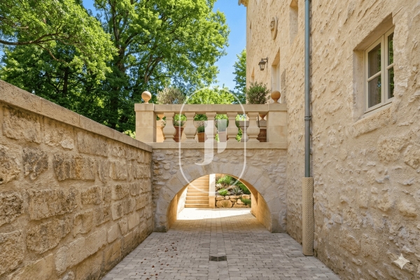 Maison de luxe à vendre à Uzès, 2 350 000 €, Photo 3