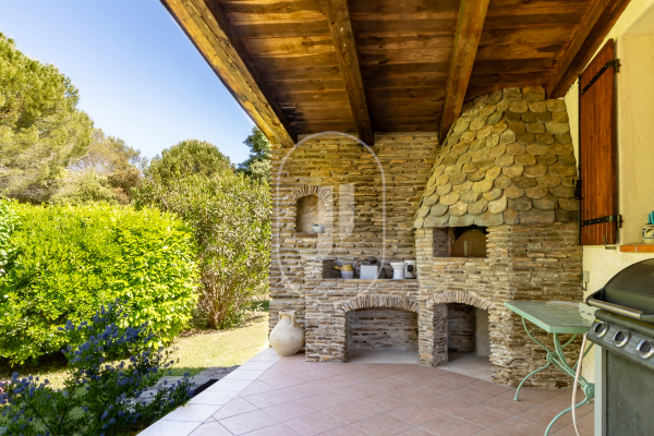 Luxury House for sale in Saint-Quentin-la-Poterie, 695 000 €, Photo 3