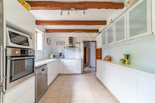 Luxury House for sale in Saint-Quentin-la-Poterie, 695 000 €, Photo 4