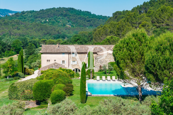 Maison de luxe à louer à Ménerbes, 13 860 €, Photo 1