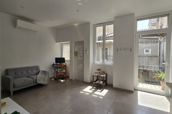 Maison de luxe à vendre à Nîmes, 115 000 €, Photo 2