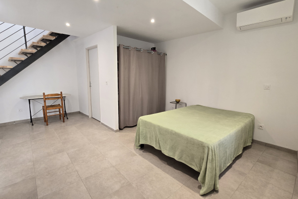 Maison de luxe à vendre à Nîmes, 115 000 €, Photo 3