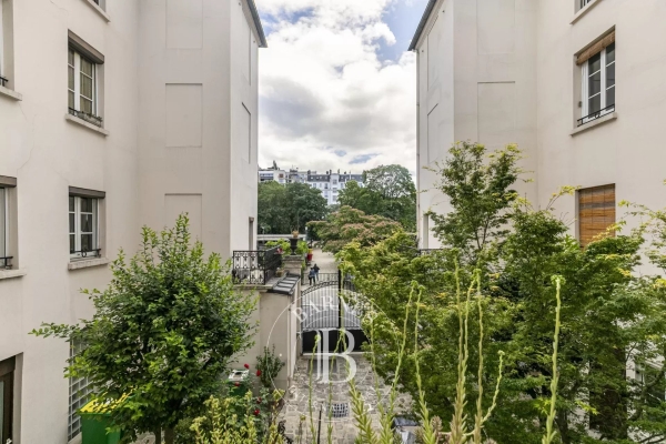 Luxury Apartment for sale in Paris 15ème, 390 000 €, Photo 1