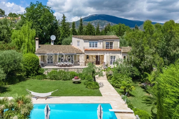 Luxury House for sale in Roquefort-les-Pins, 2 390 000 €, Photo 1