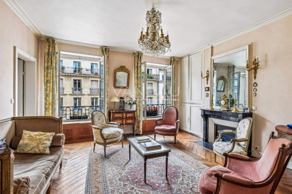 Luxury Apartment for sale in Paris 5Ème, 1 600 000 €, Photo 1