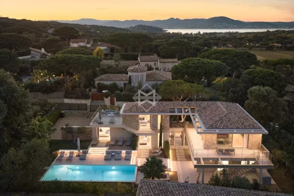 Maison de luxe à louer à Saint-Tropez, 40 000 €, Photo 1