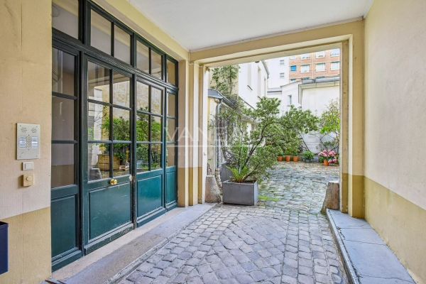 Luxury Apartment for sale in Paris 5Ème, 1 600 000 €, Photo 2