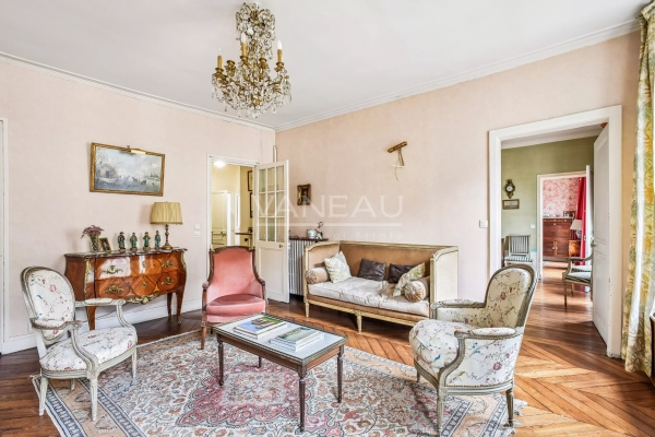Luxury Apartment for sale in Paris 5Ème, 1 600 000 €, Photo 3
