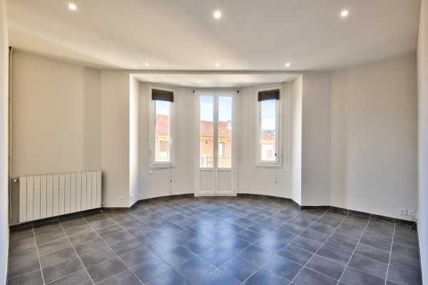Luxury Apartment for sale in Nice, 250 000 €, Photo 1