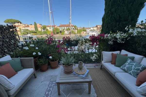 Appartement de luxe à vendre à Grimaud, 392 000 €, Photo 1