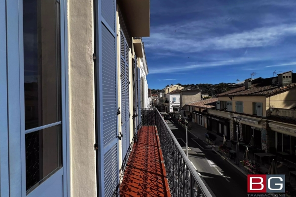 Luxury Apartment for sale in Vallauris, 350 000 €, Photo 1