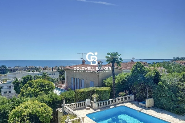 Luxury Apartment for sale in Le Golfe Juan, 859 000 €, Photo 1