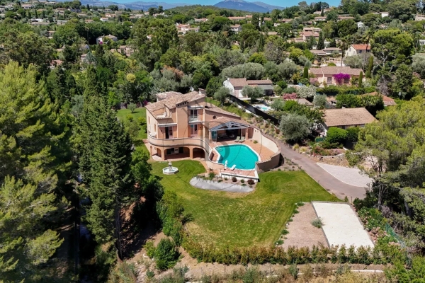 Maison de luxe à vendre à Mougins, 1 950 000 €, Photo 1