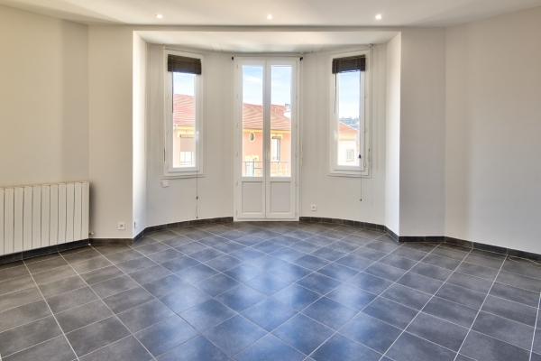 Luxury Apartment for sale in Nice, 250 000 €, Photo 2