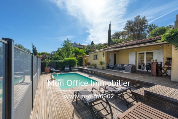 Luxury House for sale in Bormes-les-Mimosas, 695 000 €, Photo 1