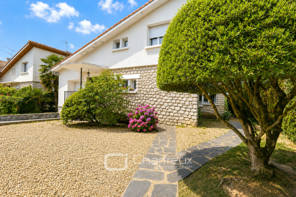 Maison de luxe à vendre à Royan, 949 000 €, Photo 1