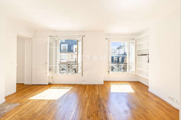 Appartement de luxe à vendre à Paris 16ème, 698 000 €, Photo 1