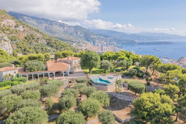 Maison de luxe à louer à Cap-d'Ail, 25 000 €, Photo 1