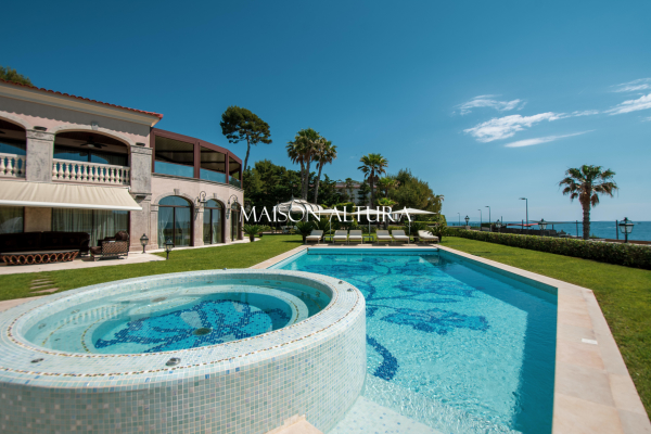 Maison de luxe à louer à Cap d'Antibes, 55 000 €, Photo 1