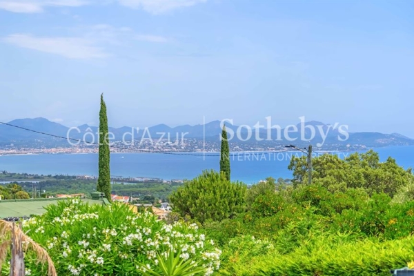 Maison de luxe à vendre à Saint-Aygulf, 2 590 000 €, Photo 3