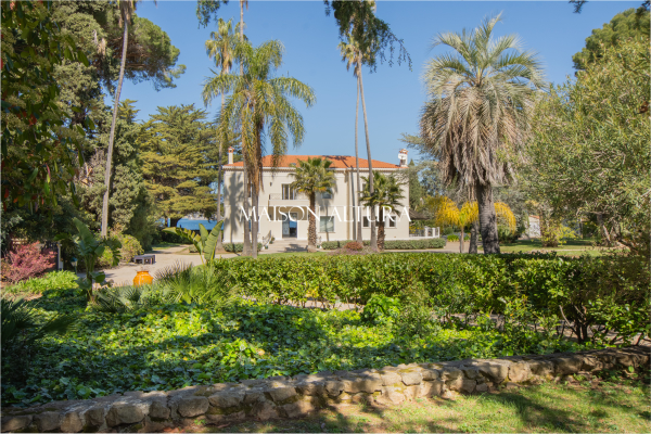 Maison de luxe à louer à Cap d'Antibes, 50 000 €, Photo 1