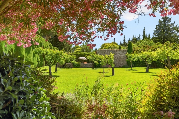 Luxury House for sale in Paradou, 1 450 000 €, Photo 3