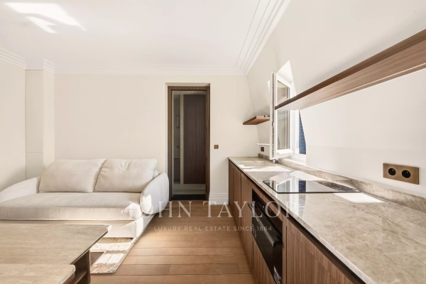 Luxury Apartment for sale in Paris 8Ème, 720 000 €, Photo 3