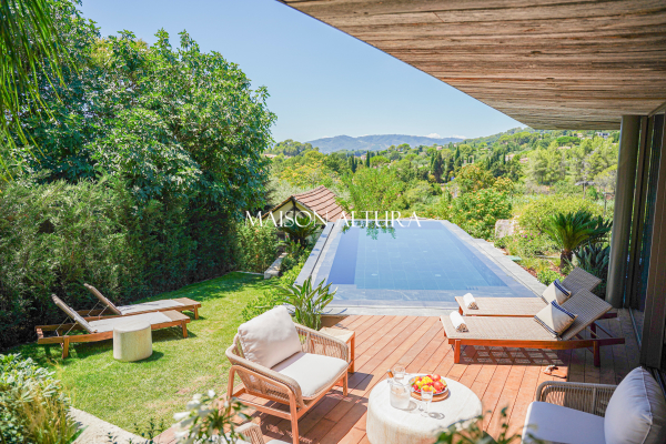 Maison de luxe à louer à Mougins, 8 000 €, Photo 1