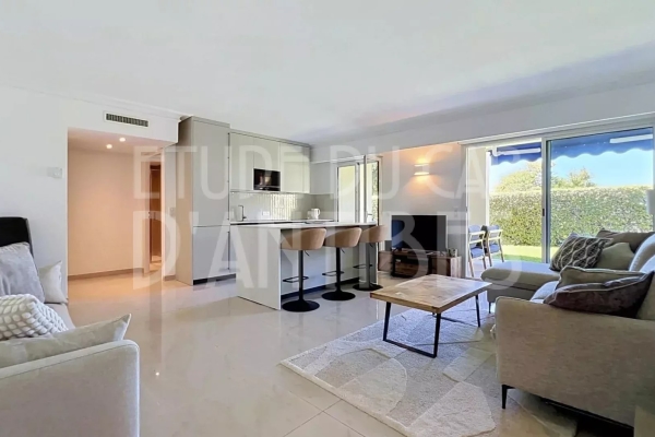 Appartement de luxe à vendre à Cap d'Antibes, 890 000 €, Photo 1