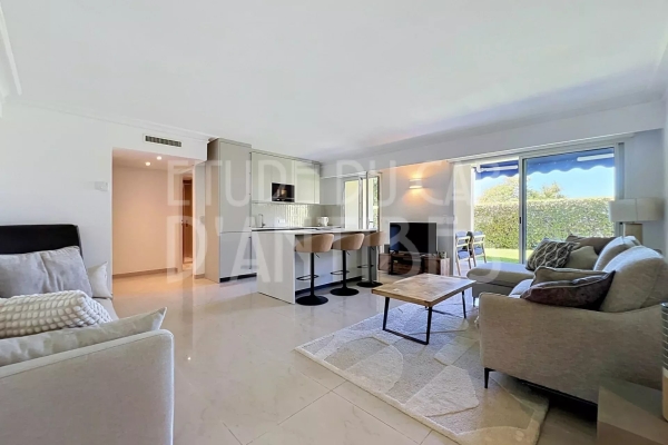 Luxury Apartment for sale in Cap d'Antibes, 890 000 €, Photo 3