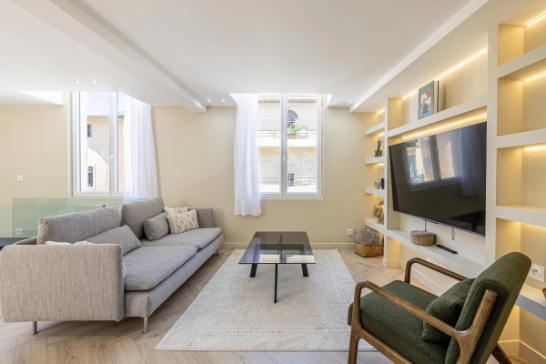 Maison de luxe à vendre à Nice, 590 000 €, Photo 2