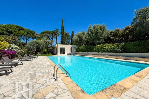 Luxury Apartment for sale in Cannes, 850 000 €, Photo 2