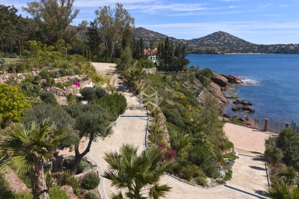 Maison de luxe à vendre à Agay, 11 500 000 €, Photo 2