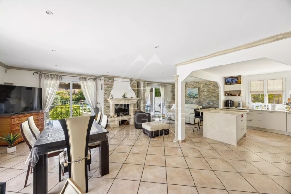 Maison de luxe à vendre à Cagnes-sur-Mer, 1 470 000 €, Photo 7