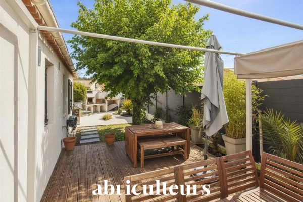 Maison de luxe à vendre à Aix-en-Provence, 625 000 €, Photo 1