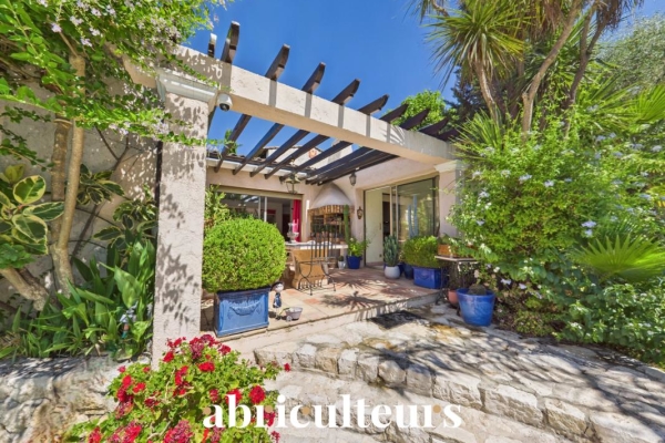 Luxury House for sale in La Colle-sur-Loup, 1 489 990 €