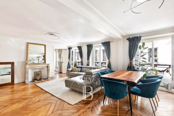 Luxury Apartment for sale in Paris 10ème, 920 000 €, Photo 1