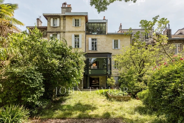Maison de luxe à louer à Bordeaux, 6 200 €, Photo 1