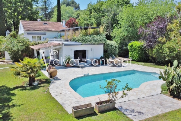 Luxury House for sale in Roquefort-les-Pins, 1 415 000 €, Photo 1