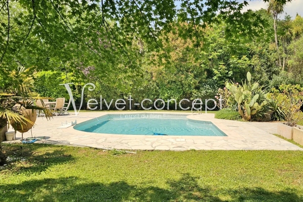 Maison de luxe à vendre à Roquefort-les-Pins, 1 415 000 €, Photo 3
