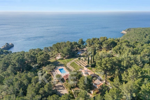Maison de luxe à vendre à Saint-Cyr-sur-Mer, 1 990 001 €, Photo 1
