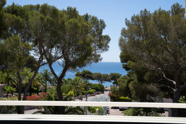 Luxury Apartment for sale in Roquebrune-sur-Argens, 825 000 €, Photo 1
