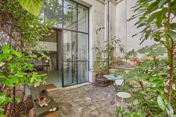 Luxury Apartment for sale in Paris 10Ème, 550 000 €, Photo 1